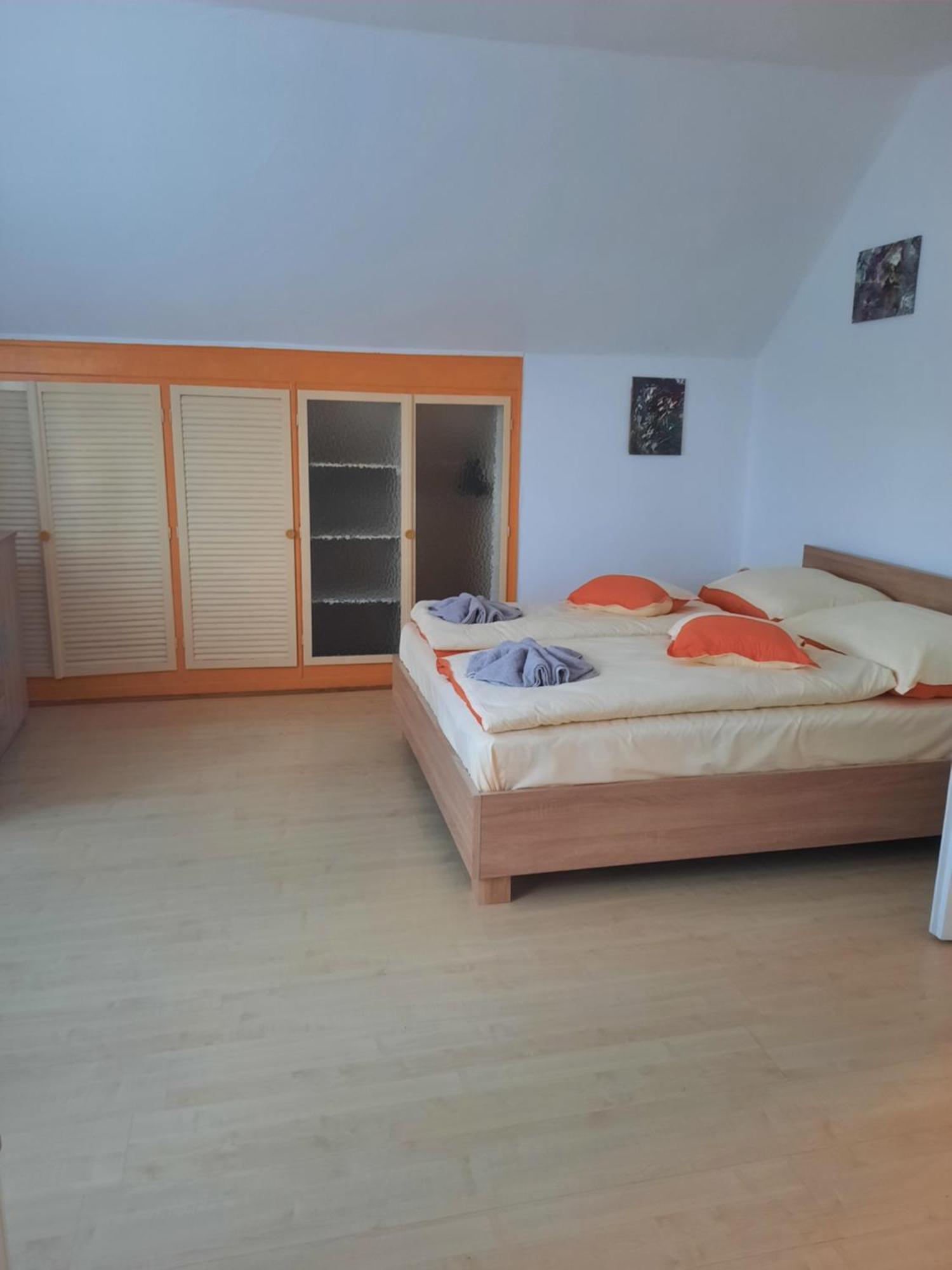 Galeria Vendeghaz Appartement Hajdúszoboszló Buitenkant foto
